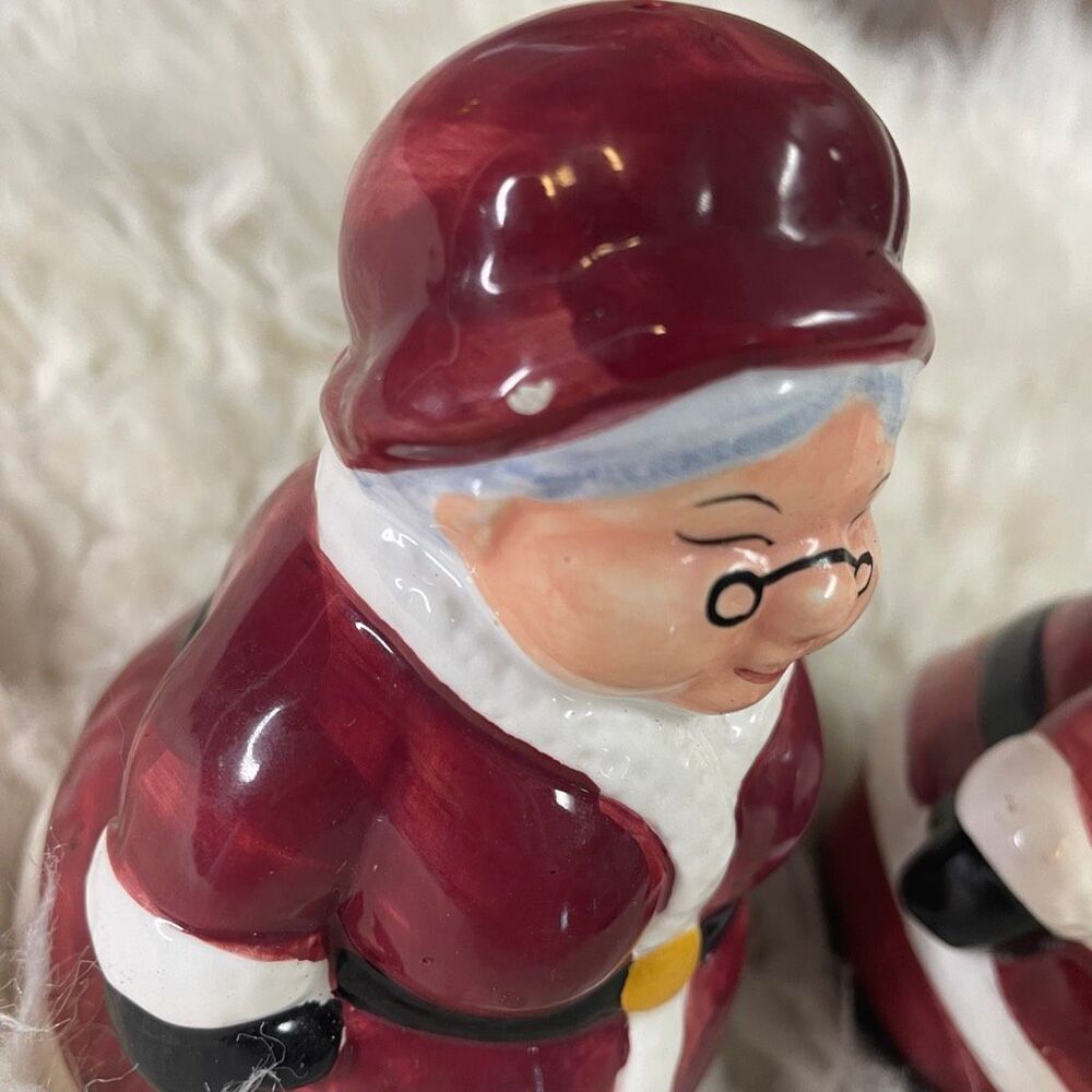 2001 PUBLIX Santa Claus & Mrs Claus Salt Pepper Shakers Encore Edition - Picture 5 of 5